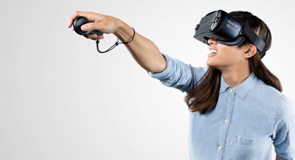 Gear-VR-Powered-by-Oculus-Oculus